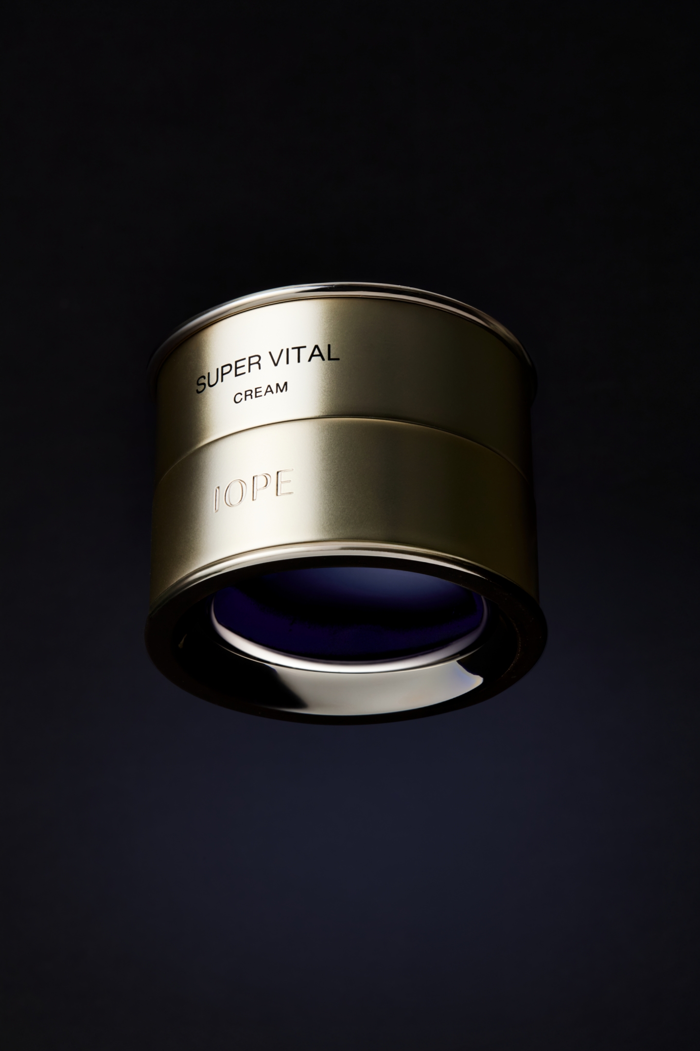 The newly launched IOPE SUPER VITAL LINE 아이오페 슈퍼바이탈 디자인 리뉴얼 24_110_04_da2_01